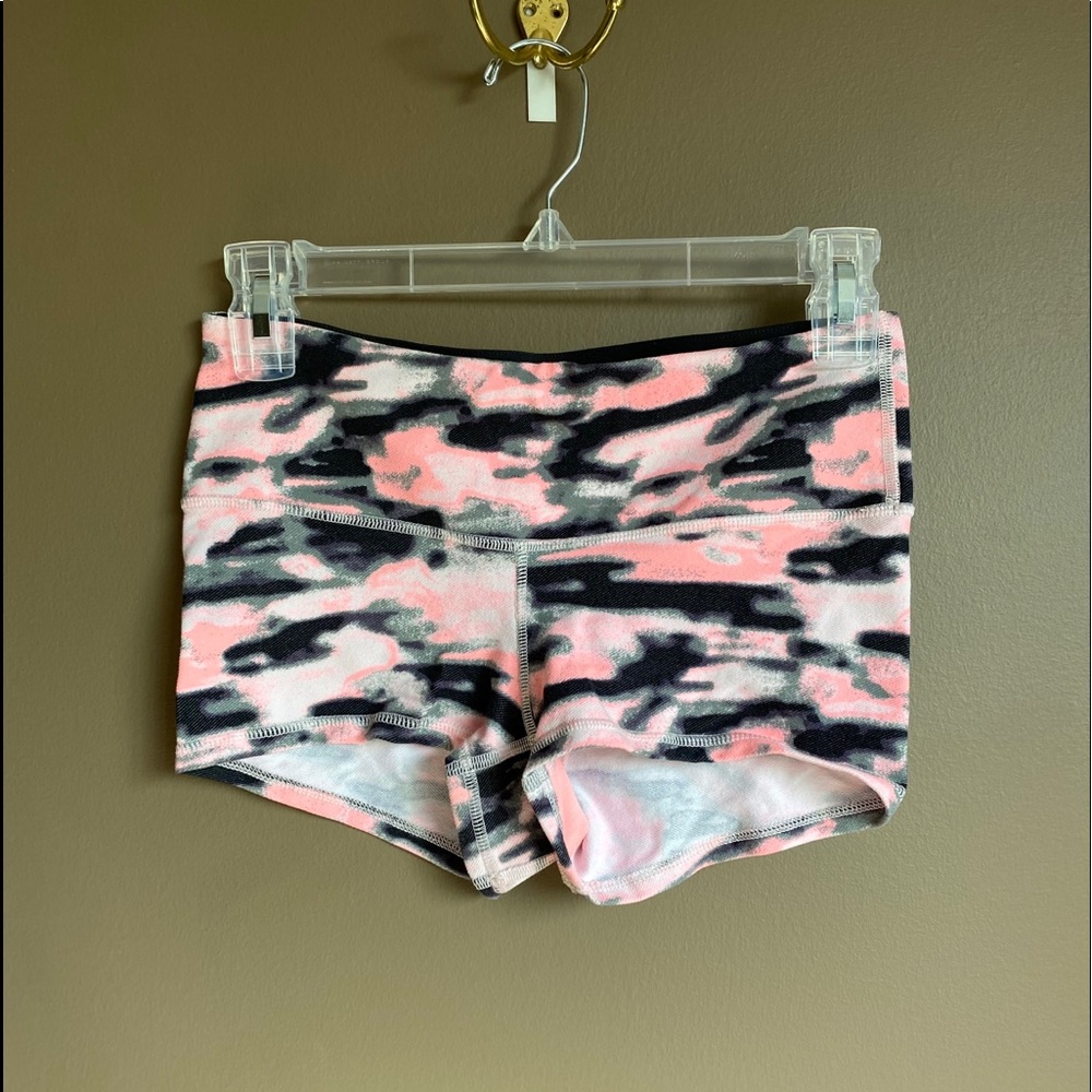 NWOT lululemon shorts